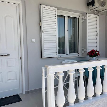 Kyma Luxury Suite Kiáto Kültér fotó