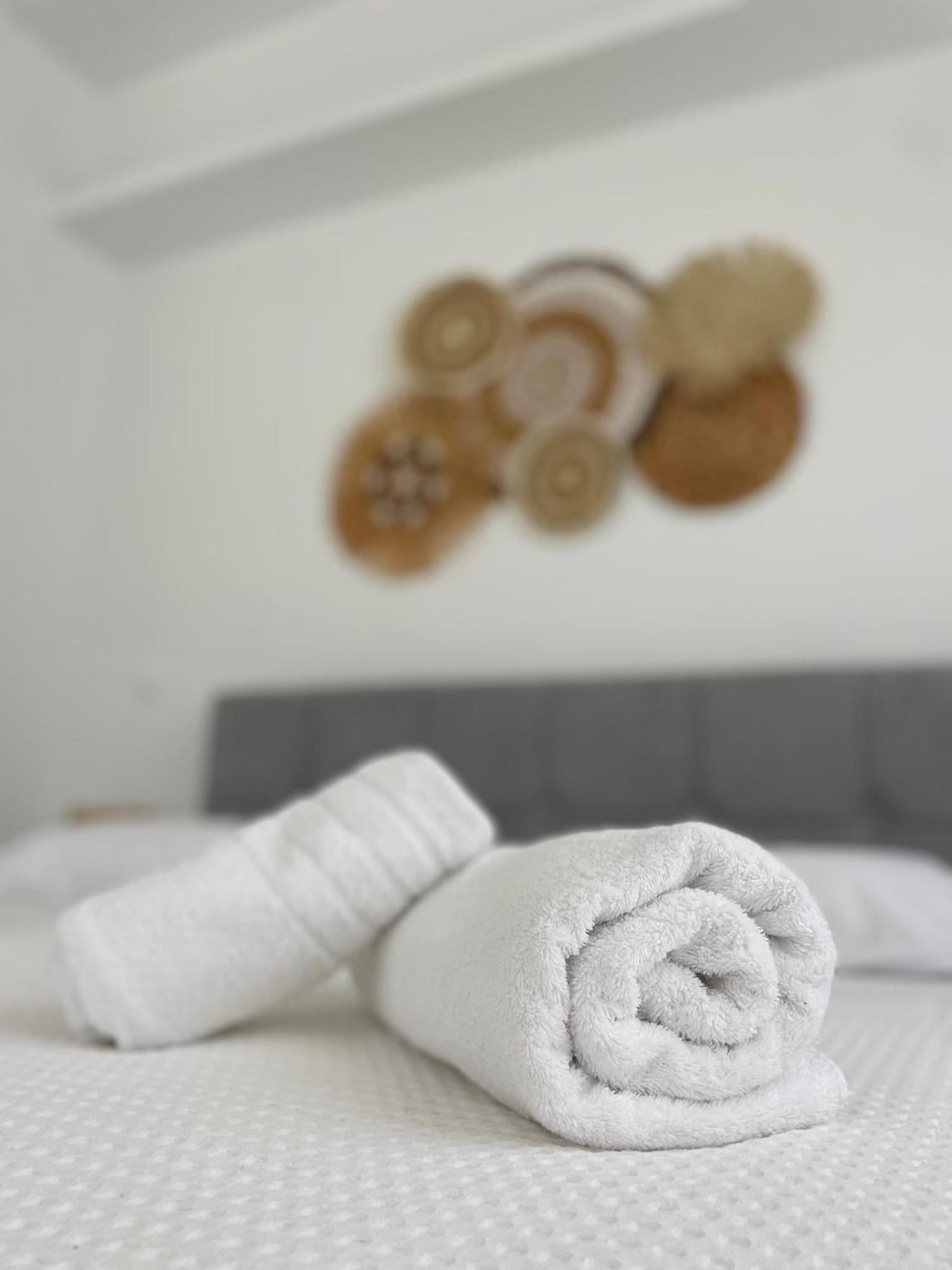 Kyma Luxury Suite Kiáto Kültér fotó