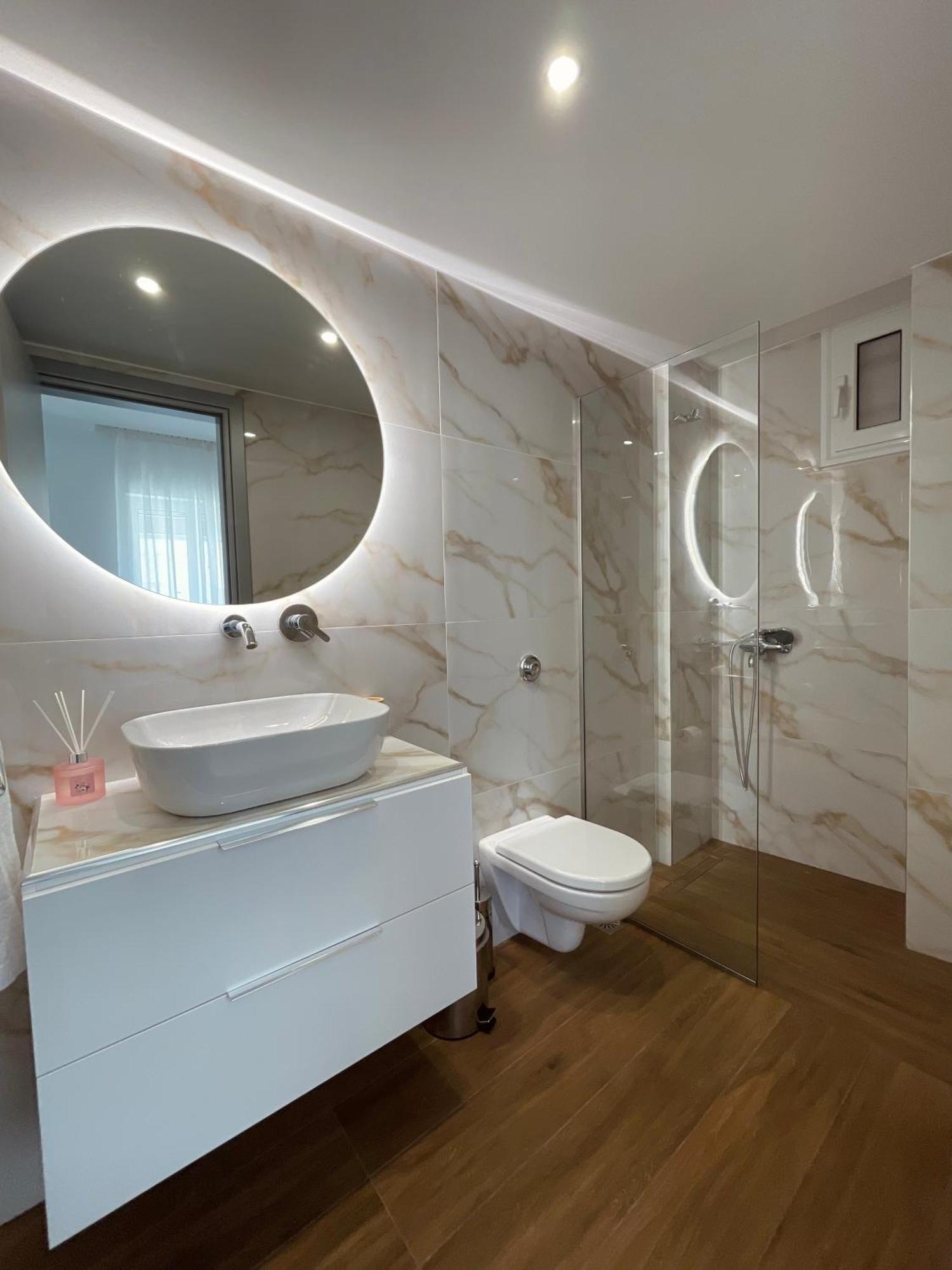 Kyma Luxury Suite Kiáto Kültér fotó