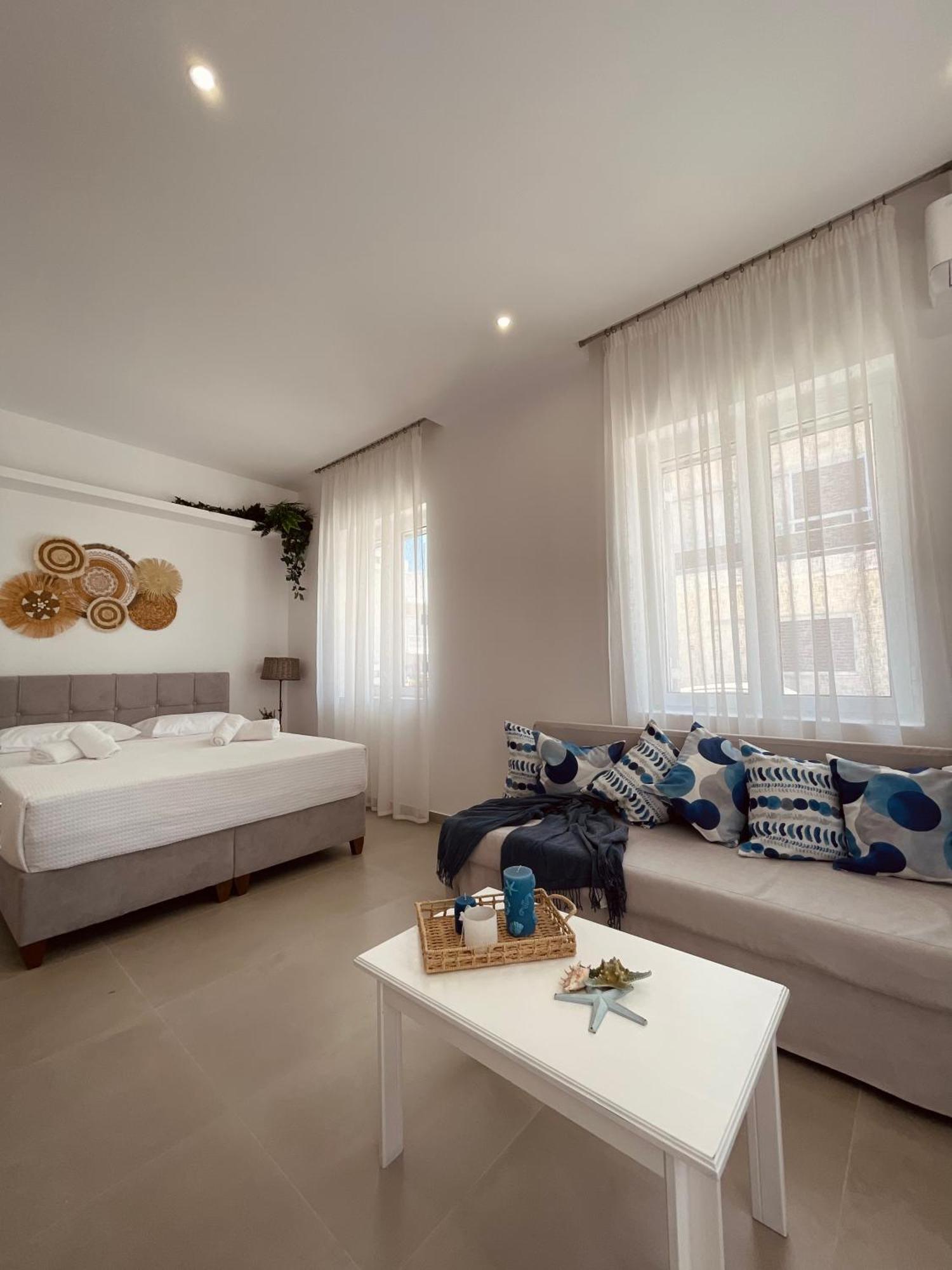 Kyma Luxury Suite Kiáto Kültér fotó