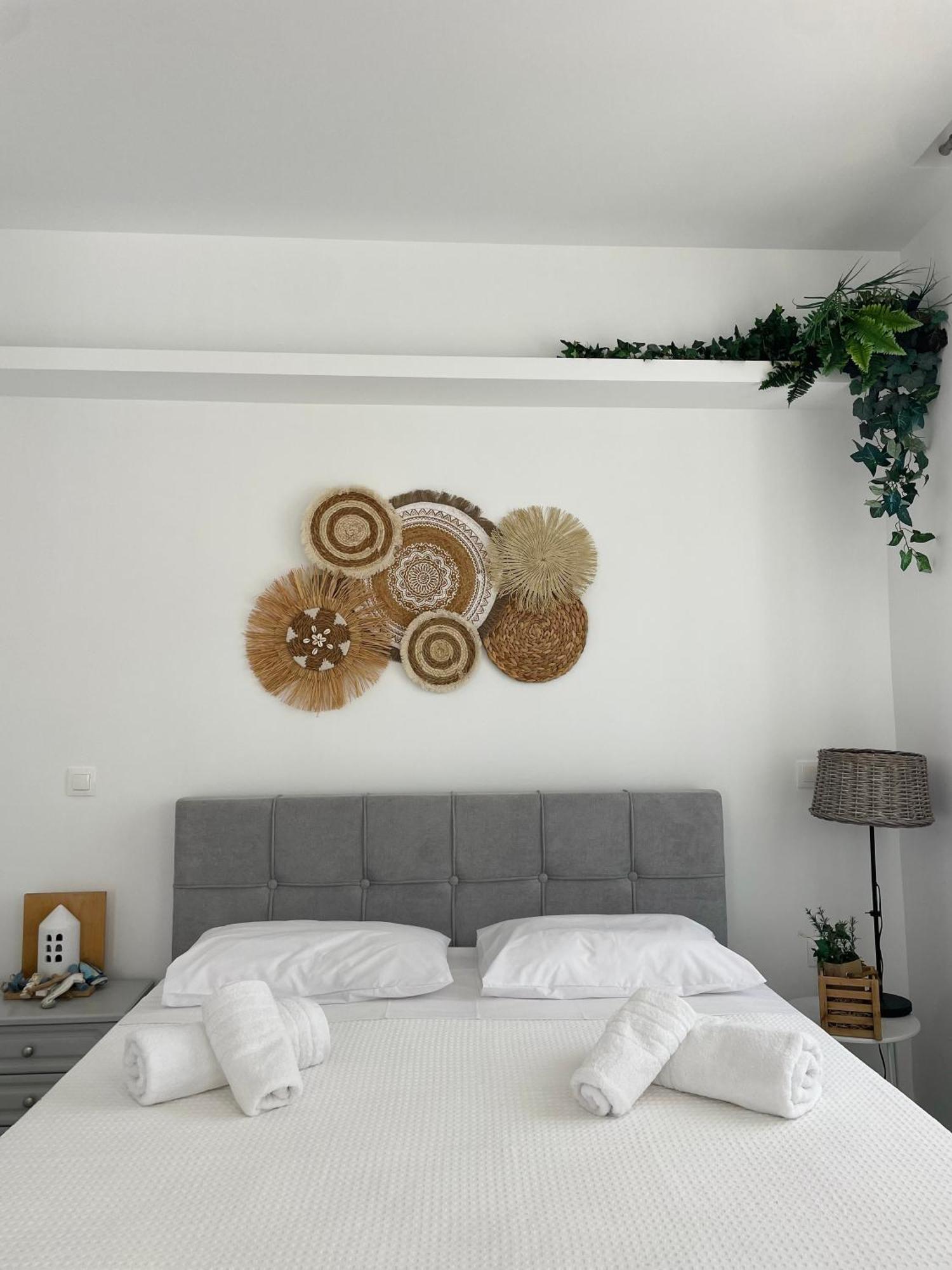 Kyma Luxury Suite Kiáto Kültér fotó
